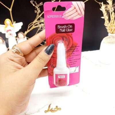چسپ ناخن فرچه دار برند Brush_On Nail Glue کد AM_613 - فروشگاه عمده لوازم آرایشی کالای سید
