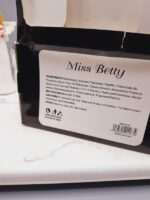 ریمل پوکه مشکی شامپاینی Miss Betty کد M1167 - فروشگاه عمده لوازم آرایشی کالای سید